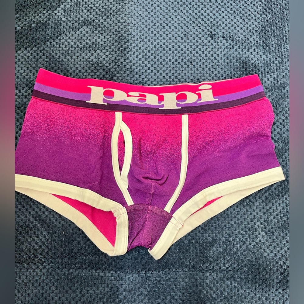Papi briefs